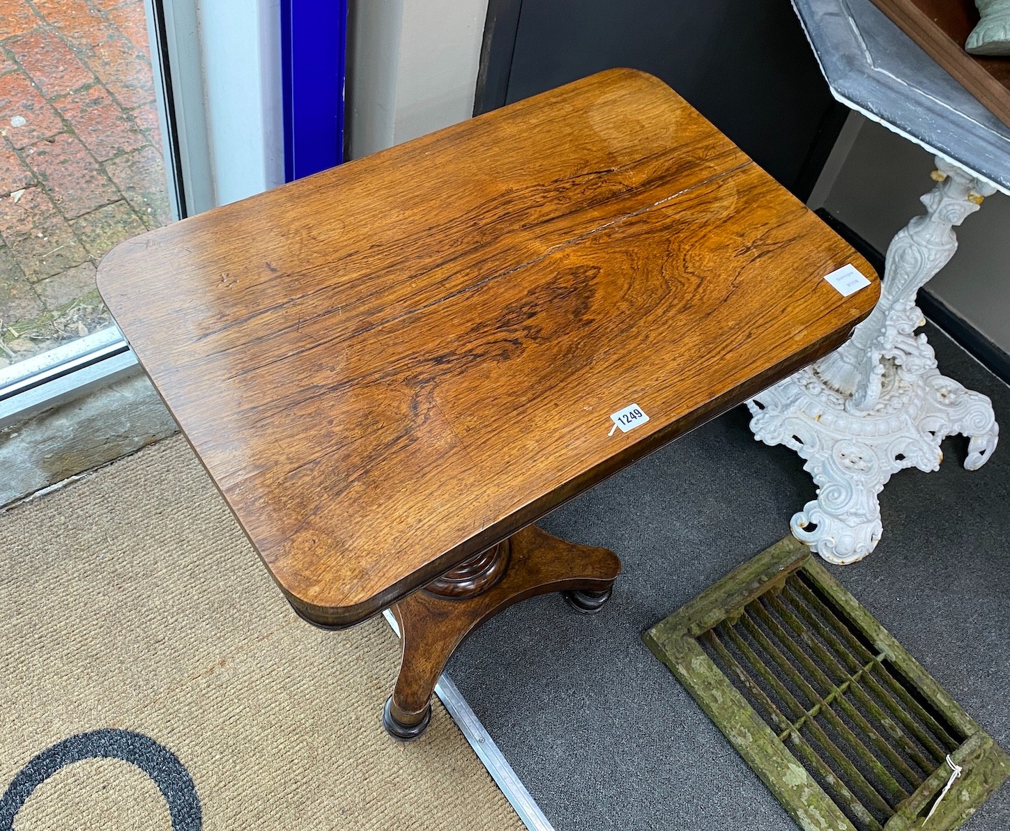 An early Victorian rosewood rectangular centre table, width 72cm, depth 45cm, height 72cm